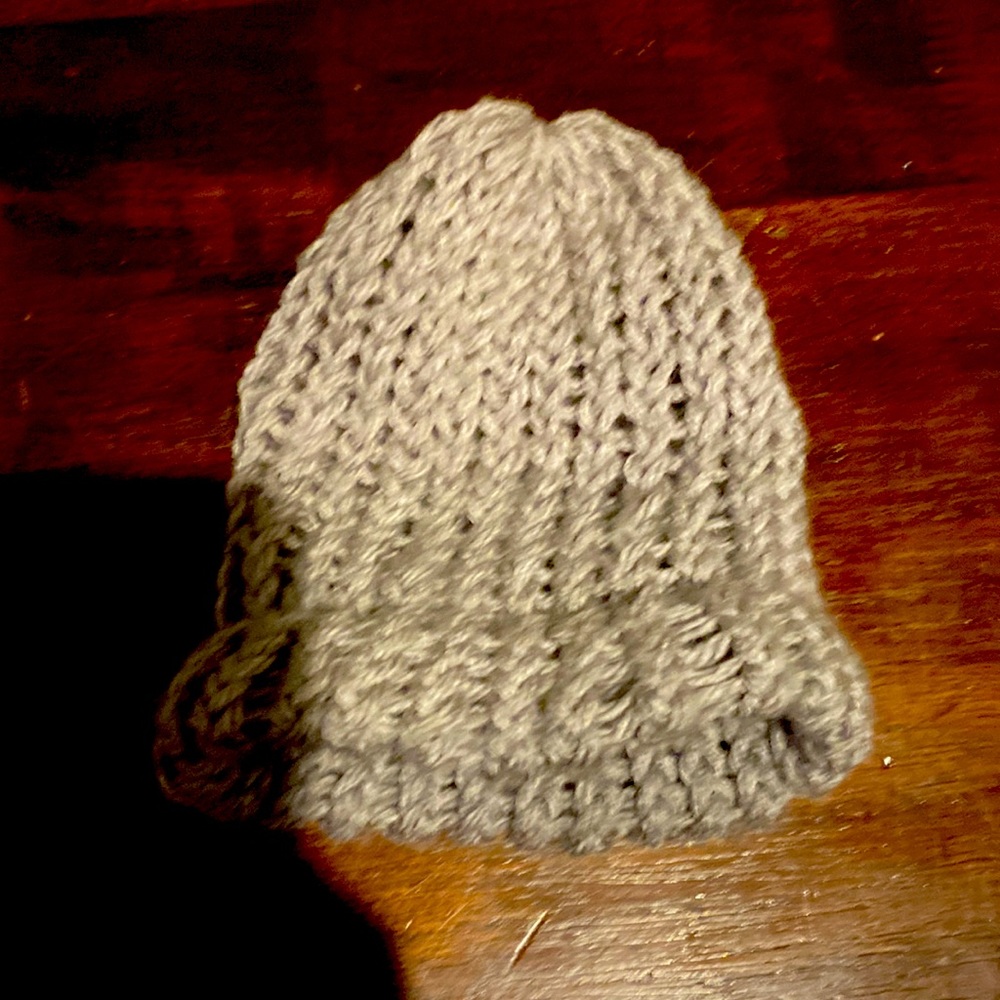 Small, gray beanie for infants
